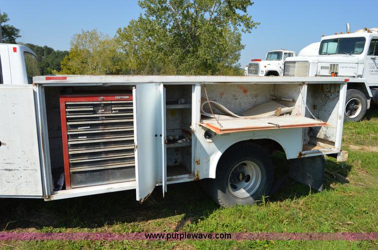 image for item I6480 1991 Chevrolet 3500 utility truck