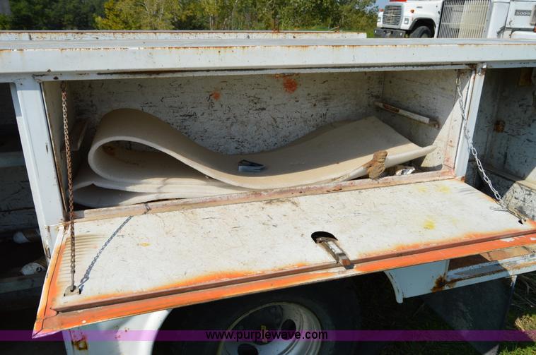 image for item I6480 1991 Chevrolet 3500 utility truck