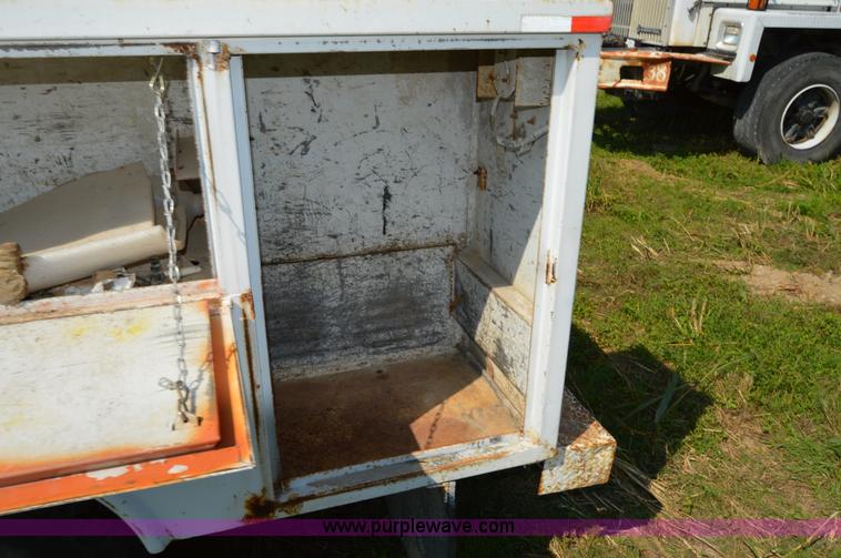 image for item I6480 1991 Chevrolet 3500 utility truck