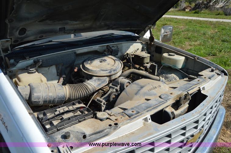 image for item I6480 1991 Chevrolet 3500 utility truck