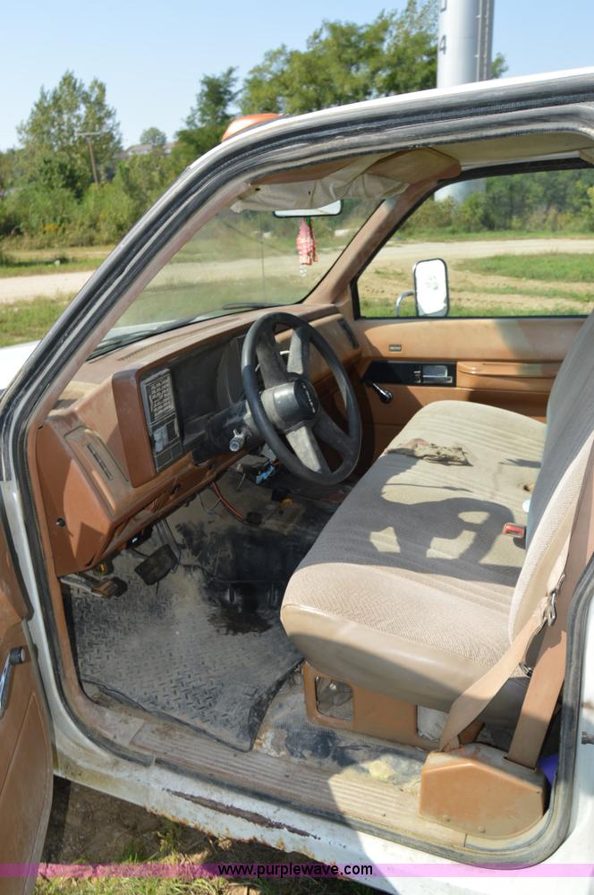 image for item I6480 1991 Chevrolet 3500 utility truck