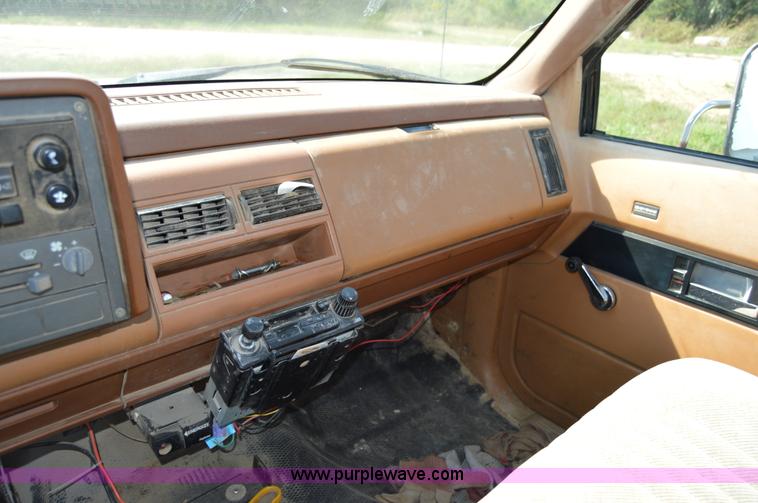 image for item I6480 1991 Chevrolet 3500 utility truck