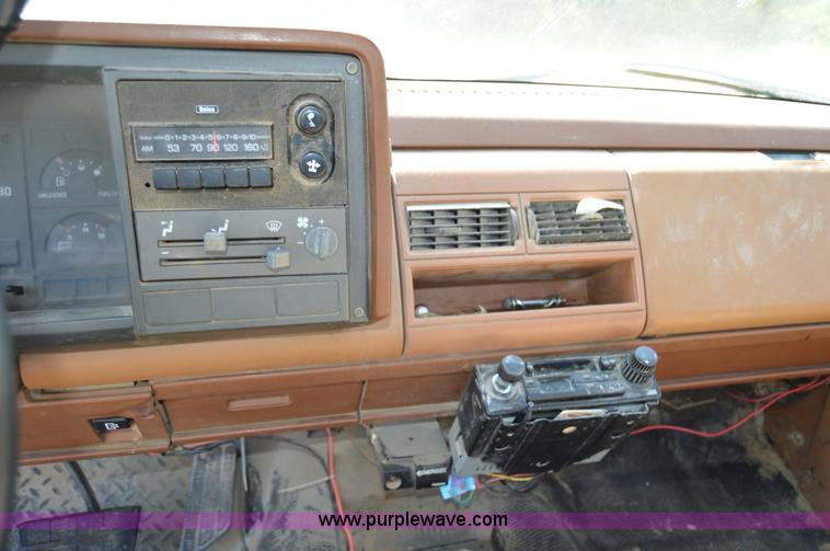 image for item I6480 1991 Chevrolet 3500 utility truck