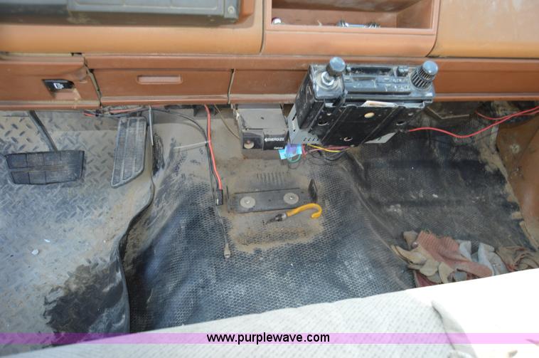 image for item I6480 1991 Chevrolet 3500 utility truck