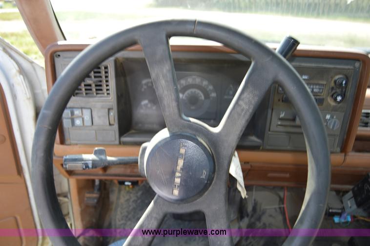 image for item I6480 1991 Chevrolet 3500 utility truck