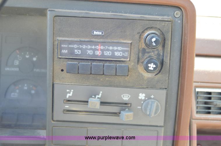 image for item I6480 1991 Chevrolet 3500 utility truck