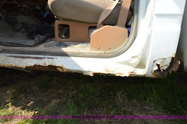 image for item I6480 1991 Chevrolet 3500 utility truck