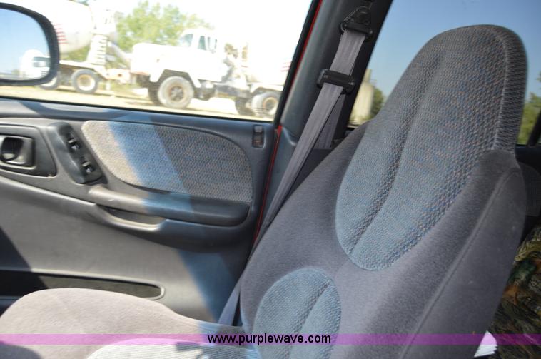 image for item I6487 1998 Dodge Durango SLT SUV