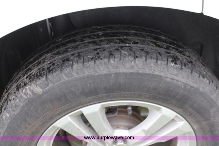 image for item J2037 2011 Chevrolet Equinox LT SUV