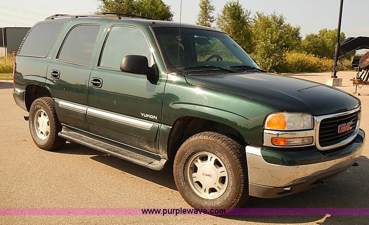 image for item J3054 2001 GMC Yukon SLE SUV