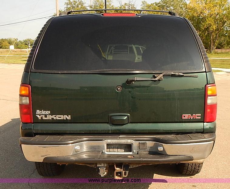 image for item J3054 2001 GMC Yukon SLE SUV