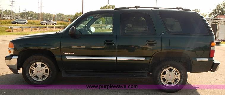 image for item J3054 2001 GMC Yukon SLE SUV