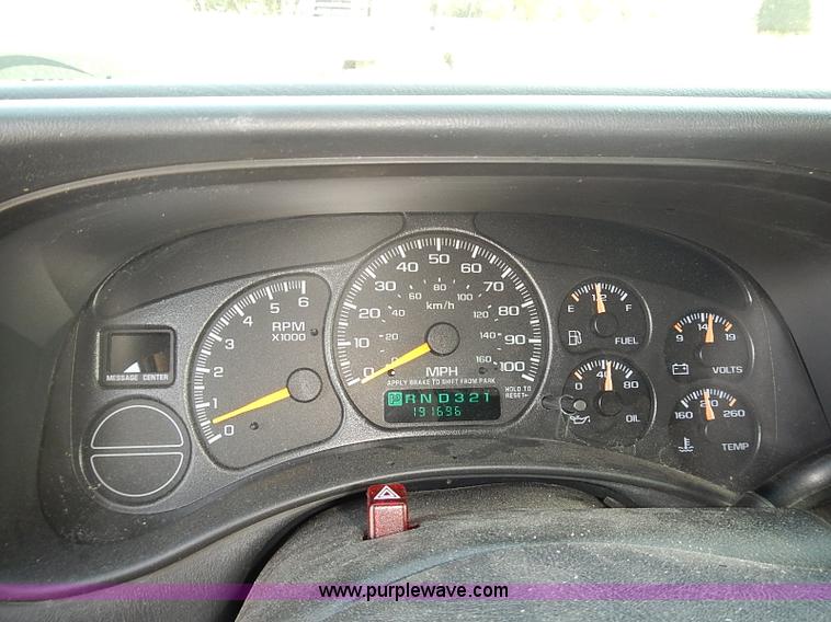 image for item J3054 2001 GMC Yukon SLE SUV