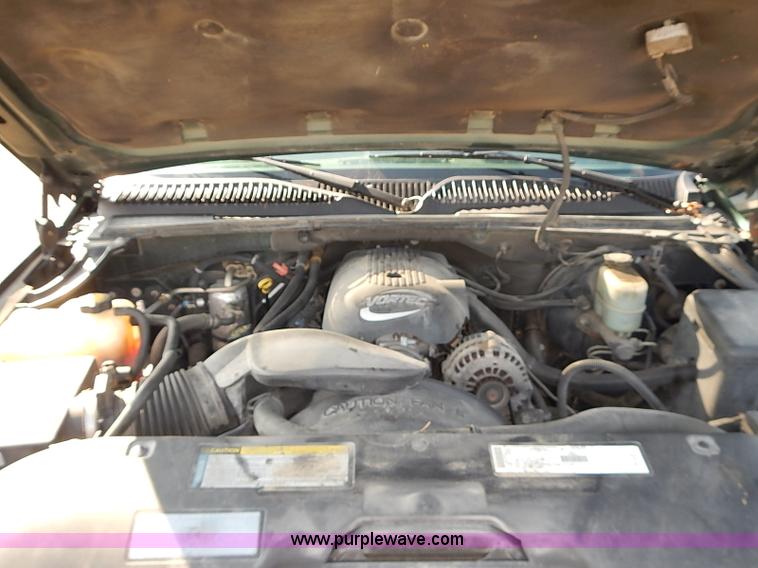 image for item J3054 2001 GMC Yukon SLE SUV