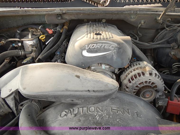 image for item J3054 2001 GMC Yukon SLE SUV