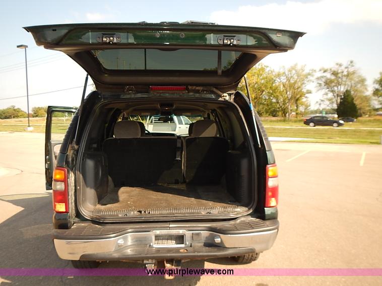 image for item J3054 2001 GMC Yukon SLE SUV