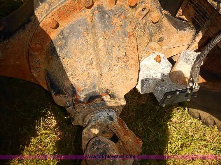 image for item J3061 1987 International S1900 truck cab and chassis