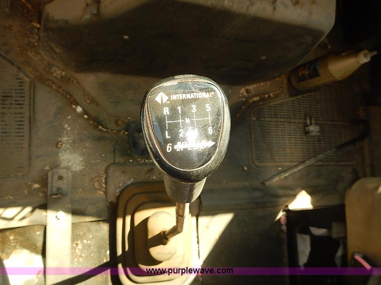 image for item J3062 1994 International 4900 box truck