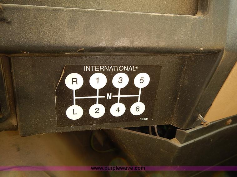 image for item J3062 1994 International 4900 box truck