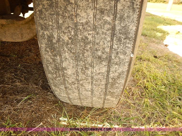 image for item J3062 1994 International 4900 box truck