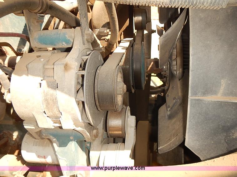 image for item J3062 1994 International 4900 box truck