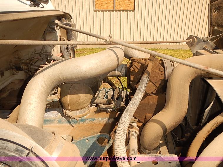 image for item J3062 1994 International 4900 box truck