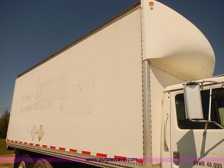 image for item J3062 1994 International 4900 box truck