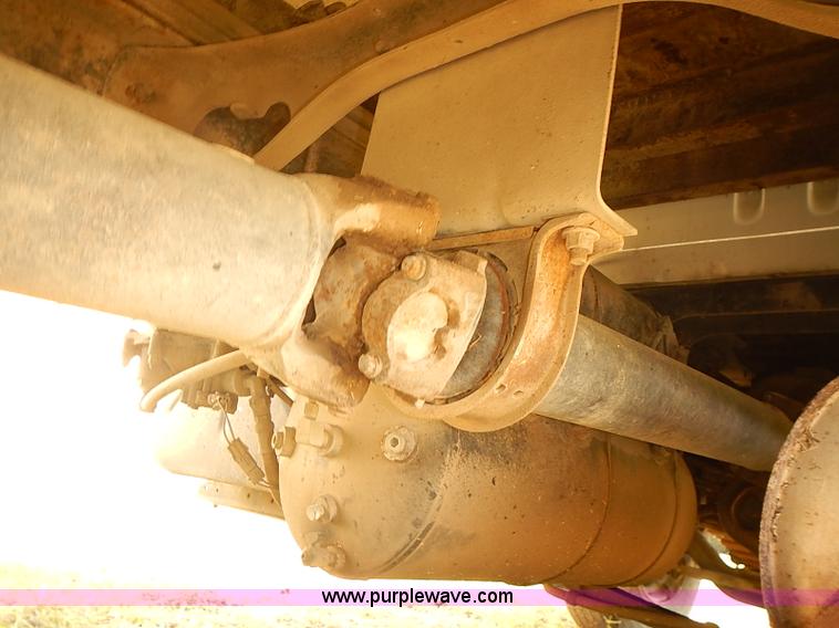 image for item J3062 1994 International 4900 box truck