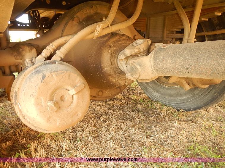 image for item J3062 1994 International 4900 box truck