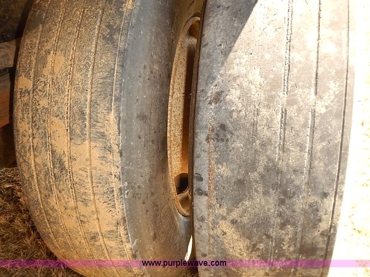 image for item J3062 1994 International 4900 box truck