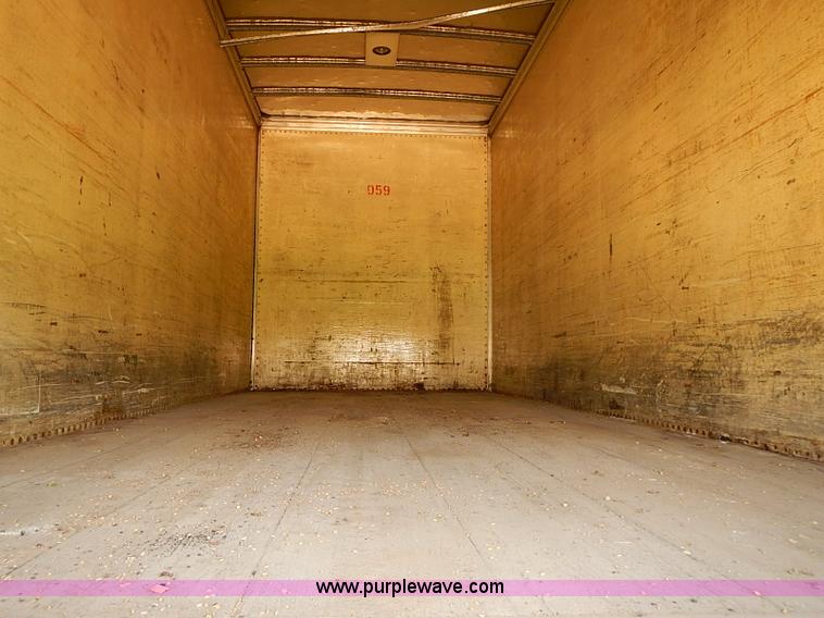 image for item J3062 1994 International 4900 box truck