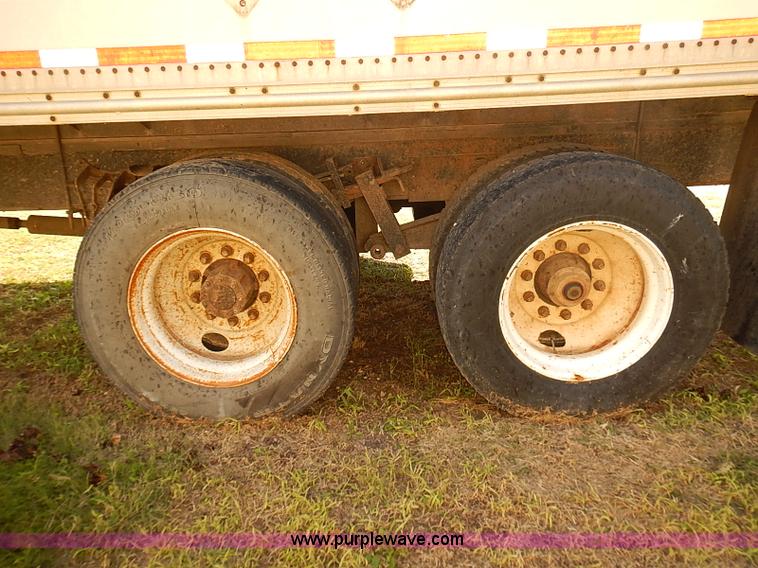 image for item J3062 1994 International 4900 box truck