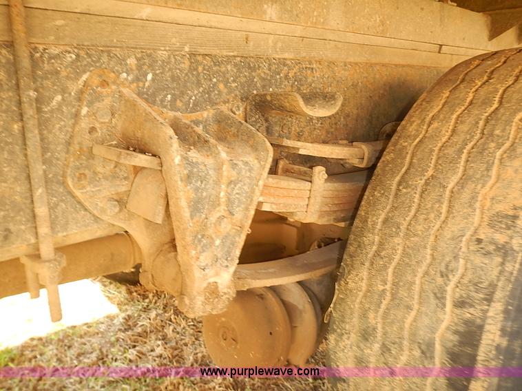 image for item J3062 1994 International 4900 box truck