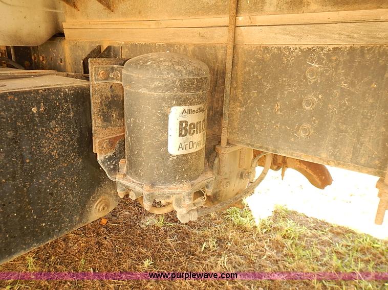 image for item J3062 1994 International 4900 box truck