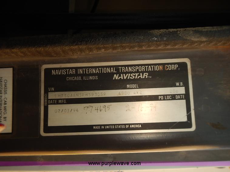 image for item J3062 1994 International 4900 box truck