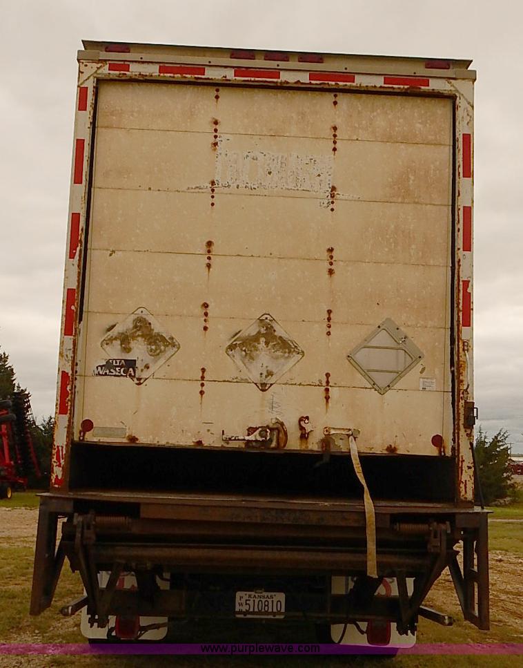 image for item J3075 1999 International 4700 box truck