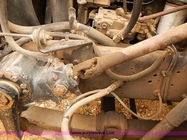 image for item J3075 1999 International 4700 box truck