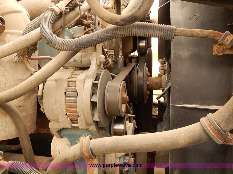 image for item J3075 1999 International 4700 box truck