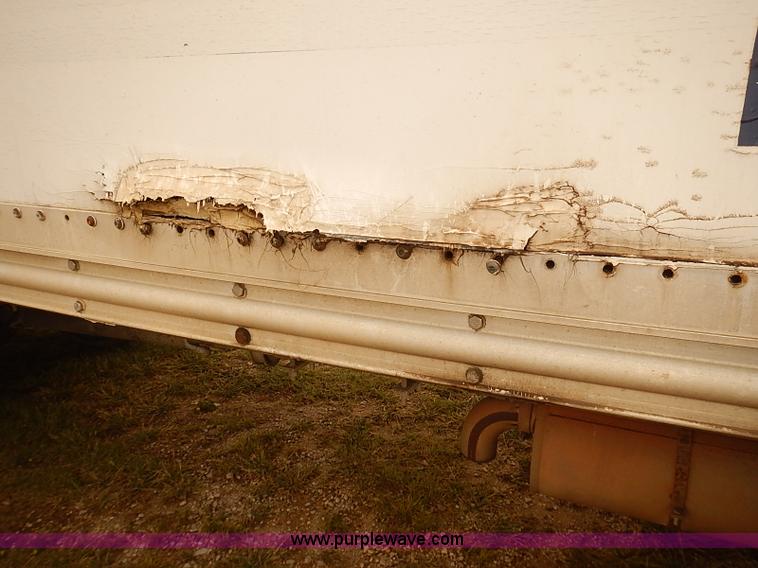 image for item J3075 1999 International 4700 box truck