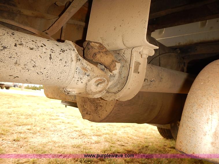 image for item J3075 1999 International 4700 box truck