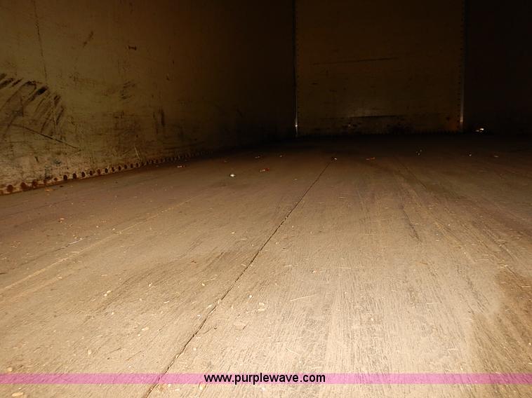 image for item J3075 1999 International 4700 box truck