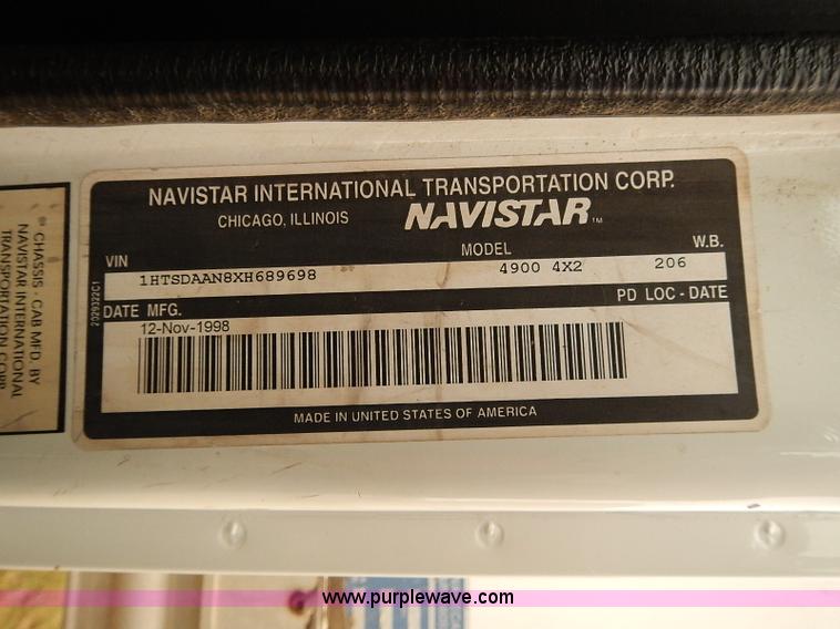 image for item J3075 1999 International 4700 box truck