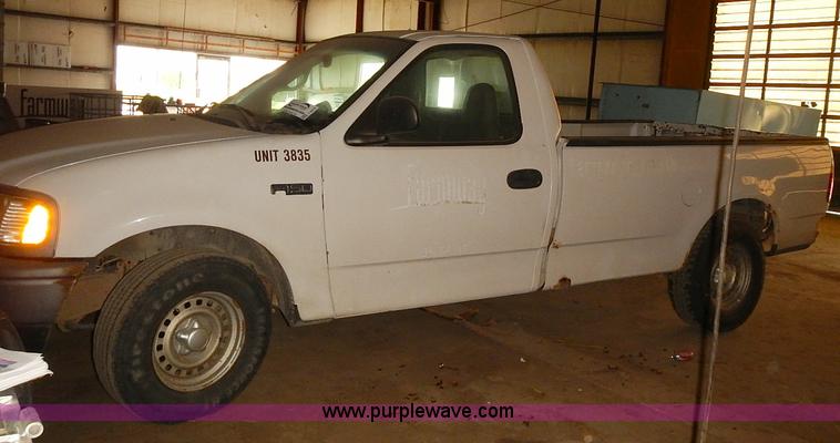 image for item J3076 1997 Ford F150 pickup truck