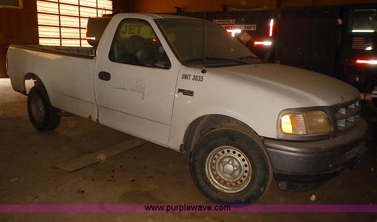 image for item J3076 1997 Ford F150 pickup truck