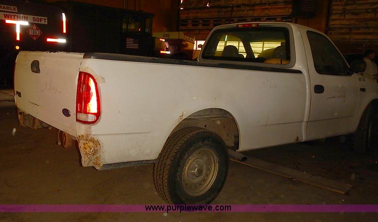 image for item J3076 1997 Ford F150 pickup truck
