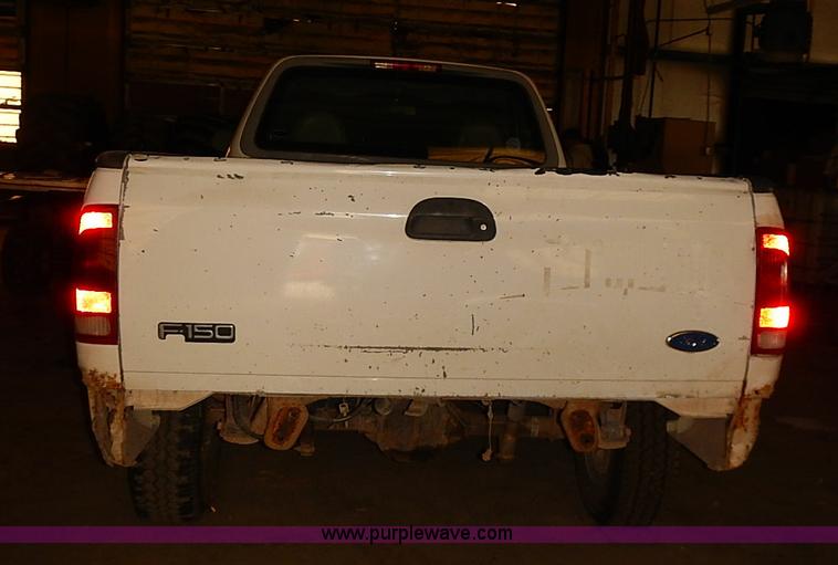 image for item J3076 1997 Ford F150 pickup truck
