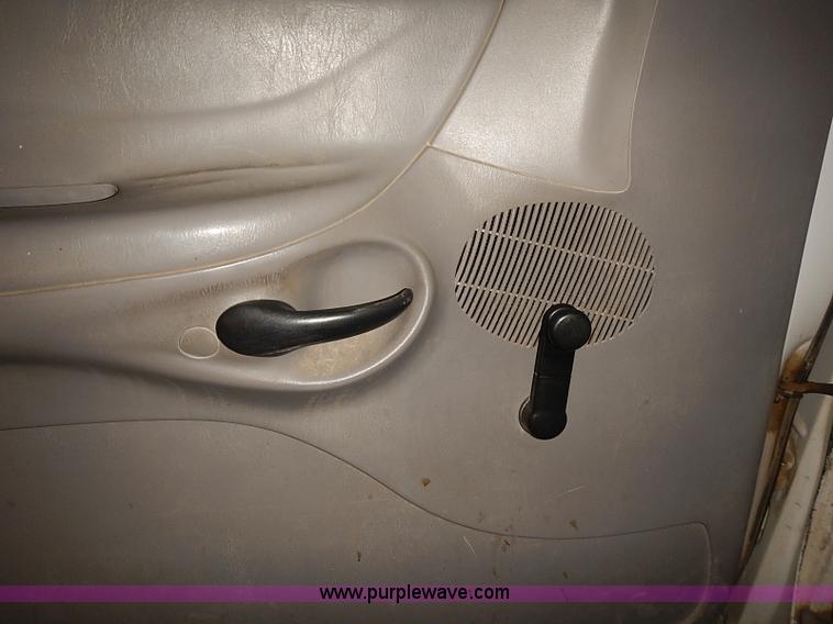 image for item J3076 1997 Ford F150 pickup truck