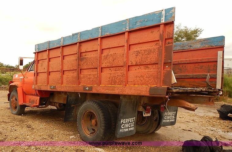 image for item J3081 1975 Chevrolet C60 grain truck