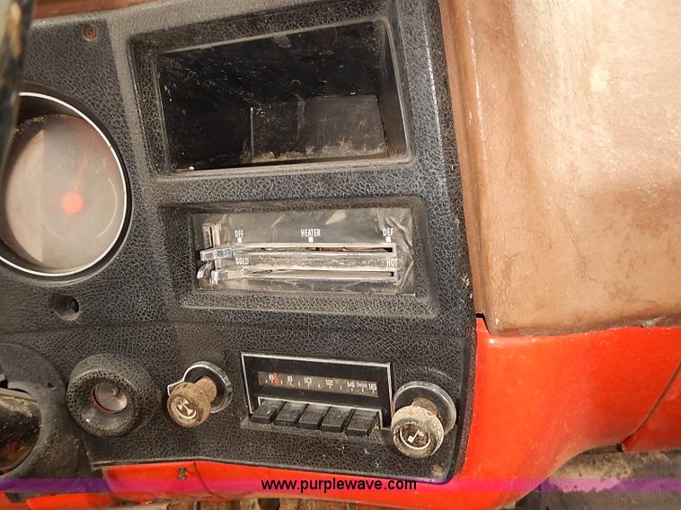 image for item J3081 1975 Chevrolet C60 grain truck