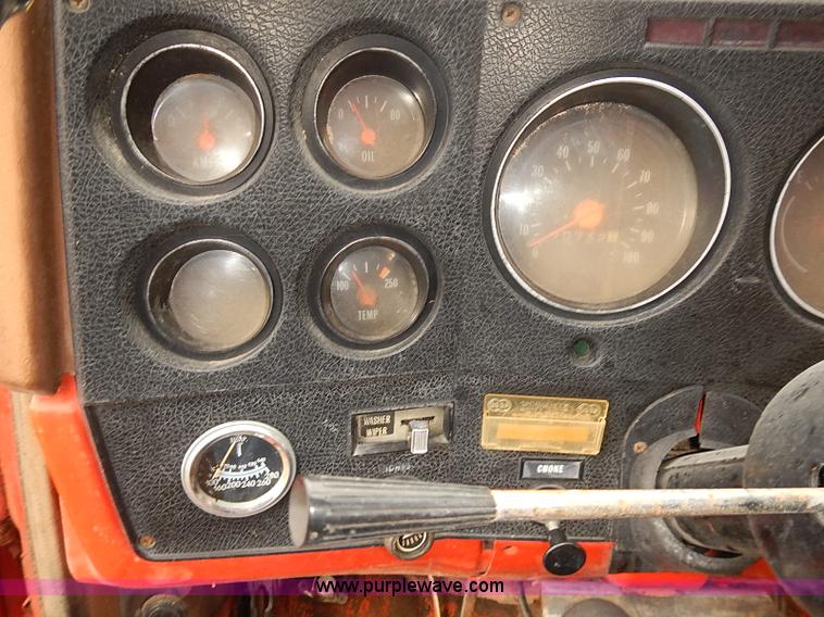 image for item J3081 1975 Chevrolet C60 grain truck